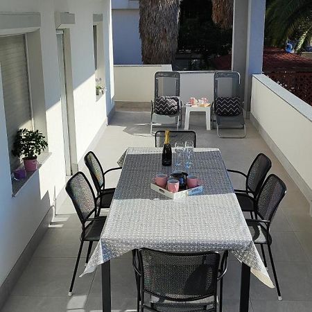 Apartman Emily, 6 Plus 2 Guests, Newly Refurbished Pula Exterior foto